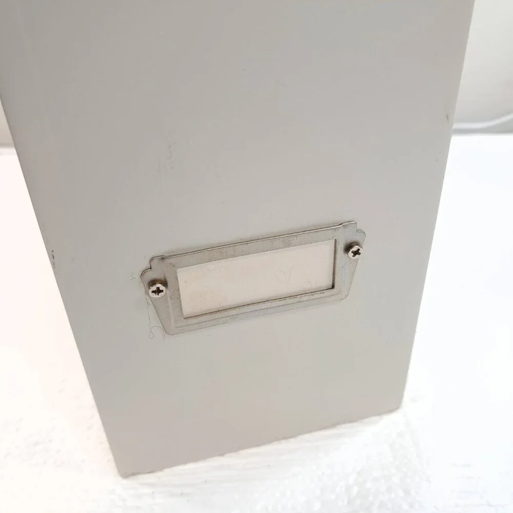 Rubbermaid ikon wood