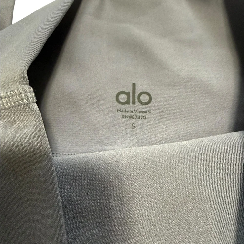 ALO Yoga high wear gray