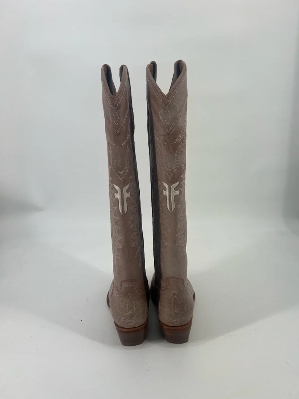 frye sacha