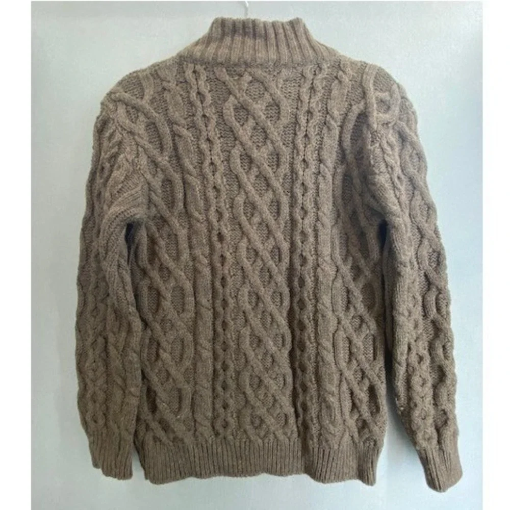Peregrine cable knit