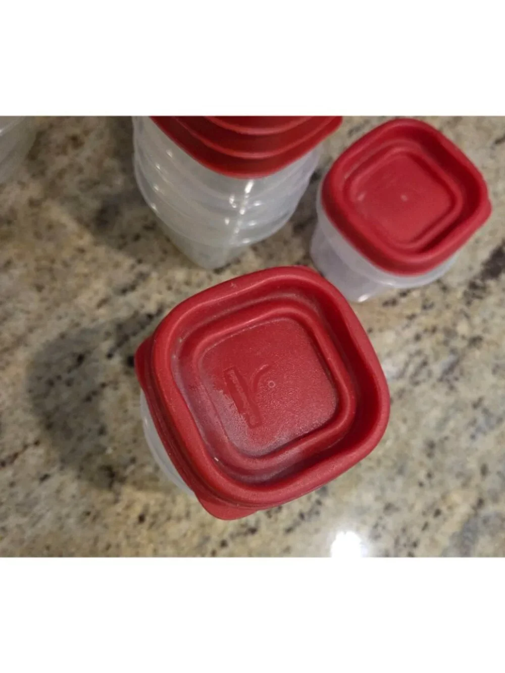 Rubbermaid lot 22