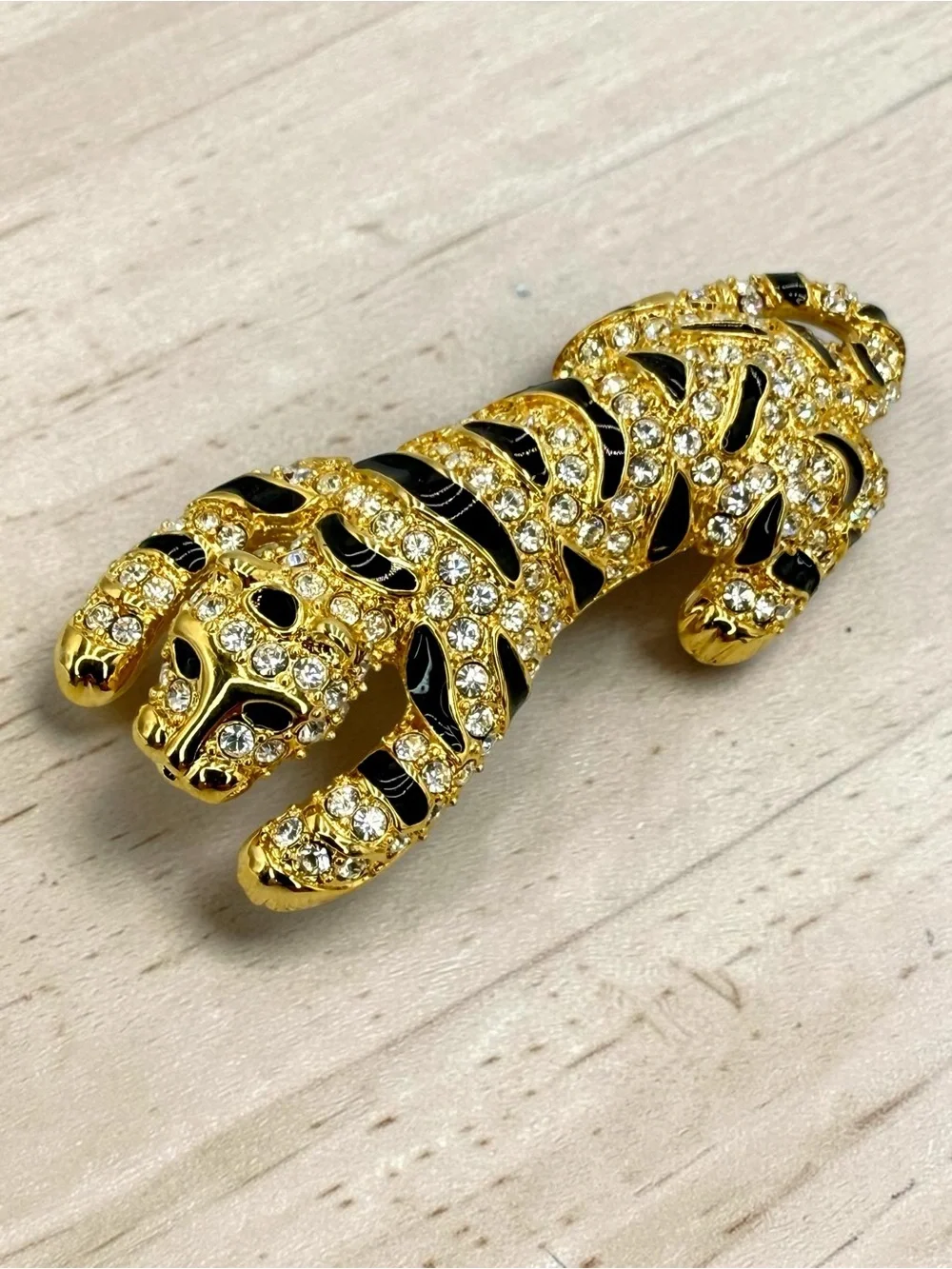 KJL Kenneth Jay Lane “Treasures Of The Duchess” Tiger Rhinestone Brooch 2.5” 90s