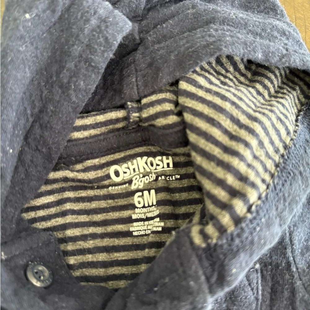 OshKosh Bgosh snaps sleeve