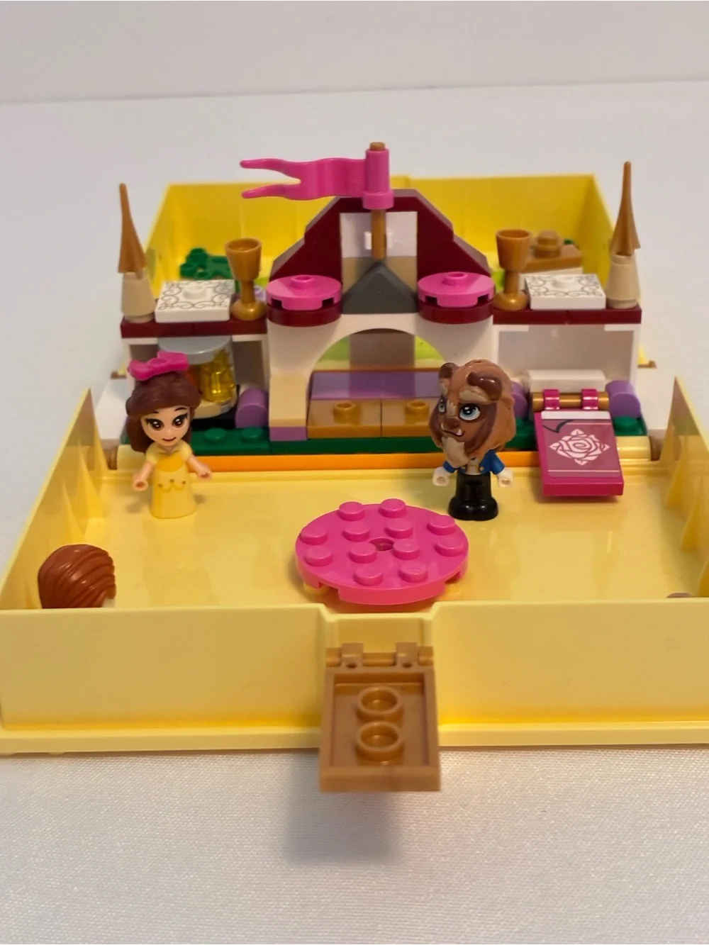 Lego set features