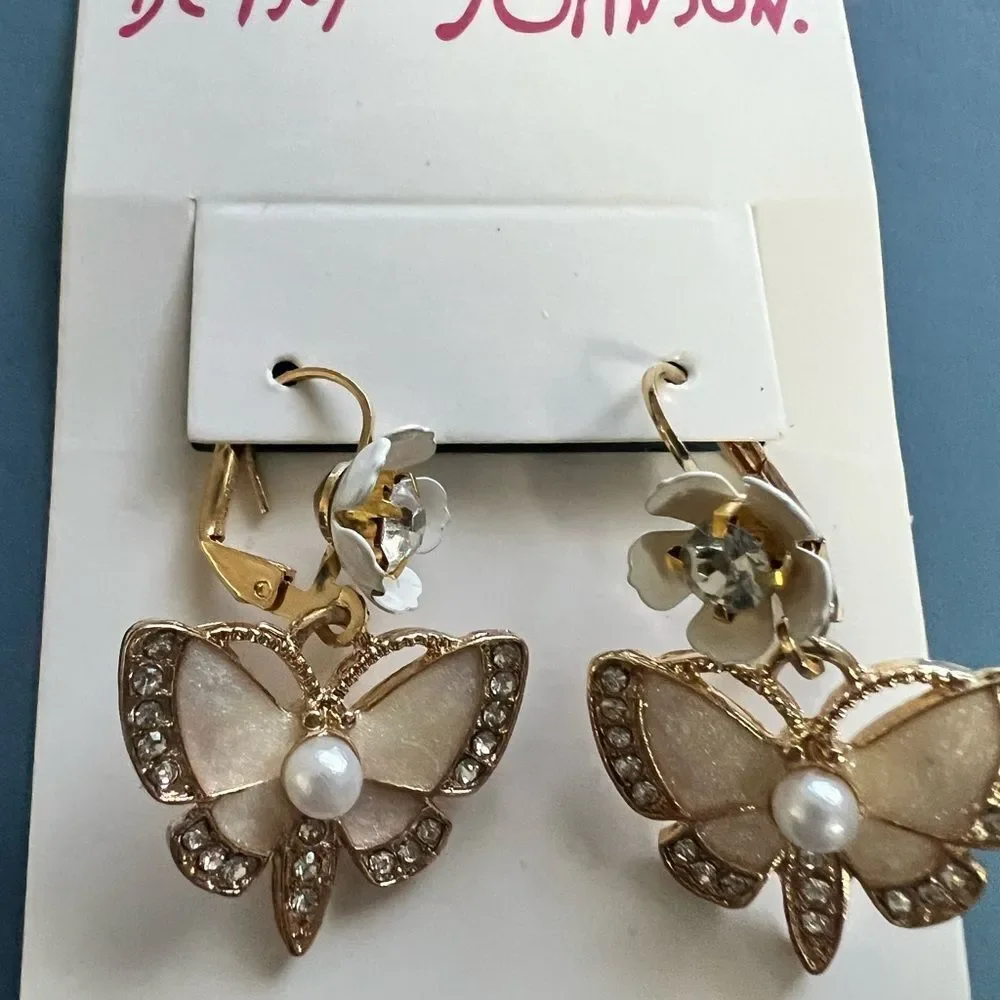 Betsey Johnson 🦋 betsey