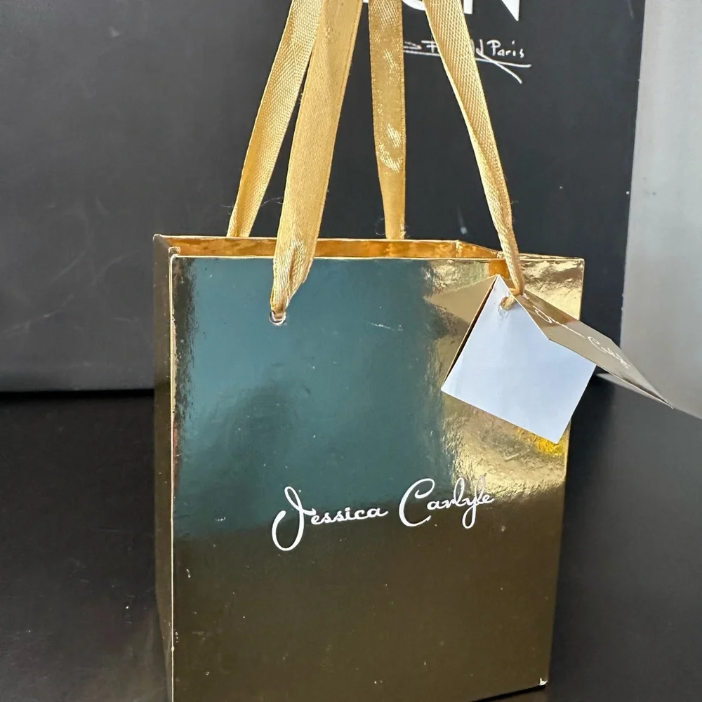 Jessica Carlyle brand new