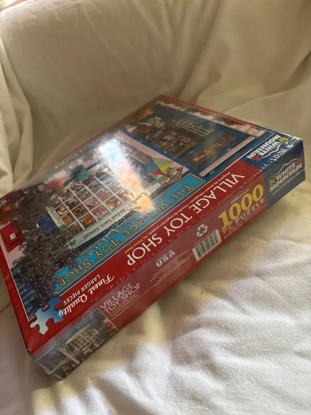 White Mountain Village Toy Shop 1000-Piece Jigsaw Puzzle Larger Pieces Made USA