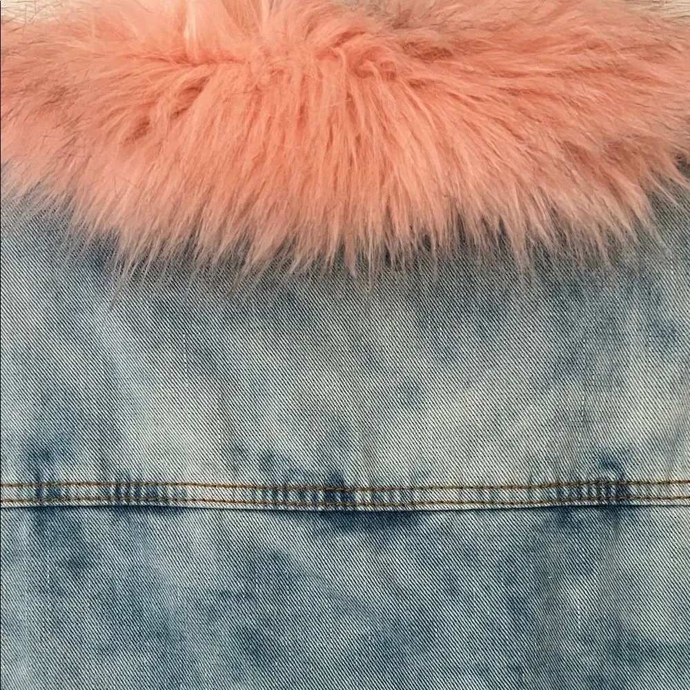 Thrills featuring collar