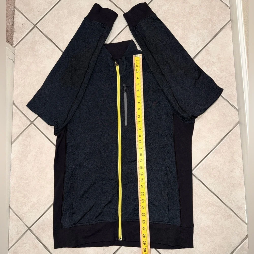 LULULEMON TRACK MEN’S JACKET HEATHERED BLACK YELLOW FULL ZIP SIZE XL PTP 22” EUC