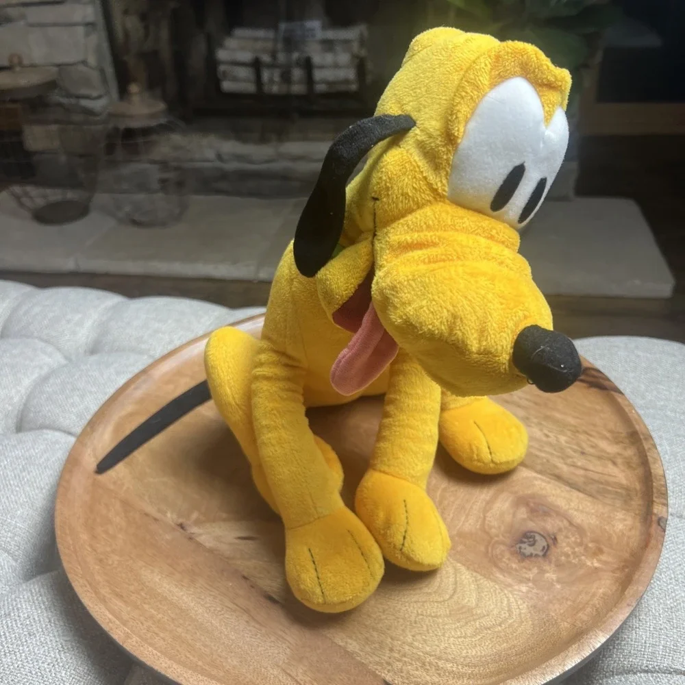 Disney Pluto‎ Plush 16