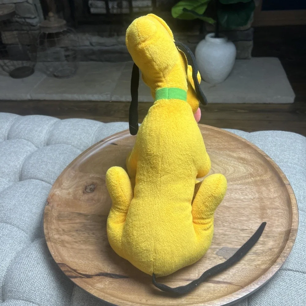 Disney Pluto‎ Plush 16