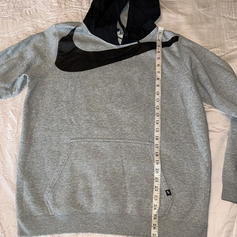 Nike pullover hoodie