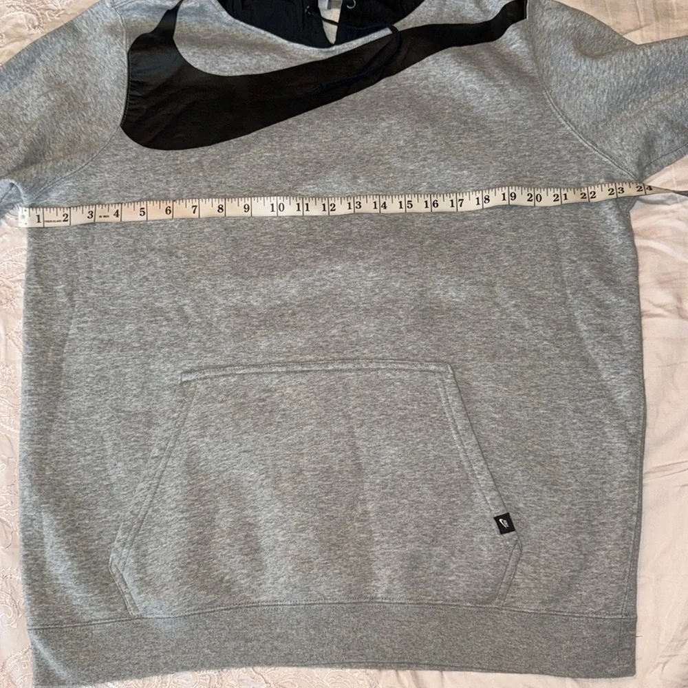 Nike pullover hoodie