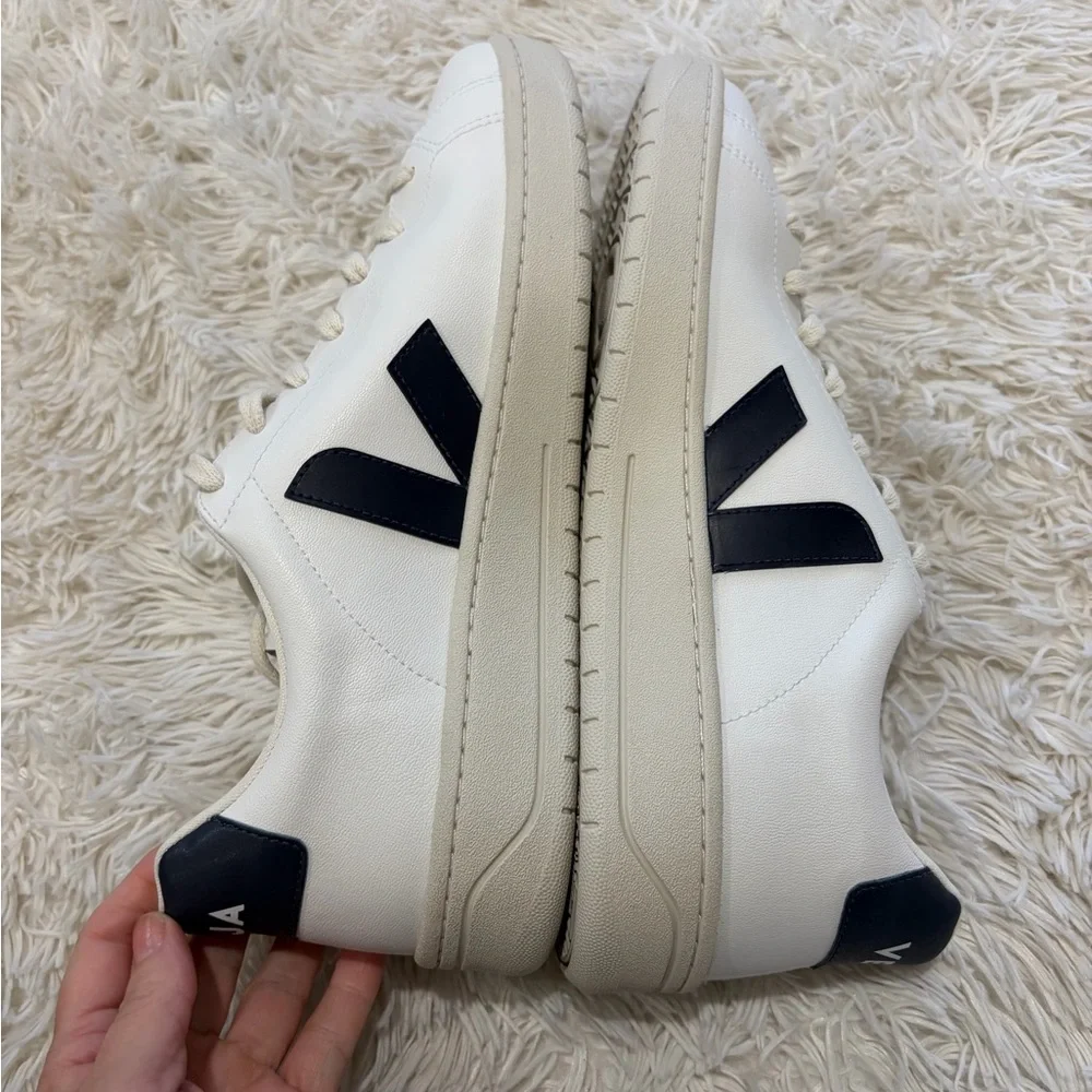 Veja URCA CWL Men’s - Size 11.5 - white Nautico - NWOT