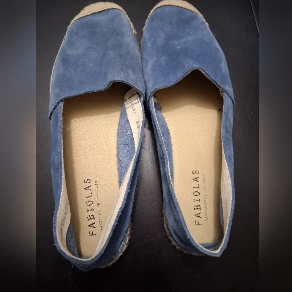 Fabiolas stylish blue