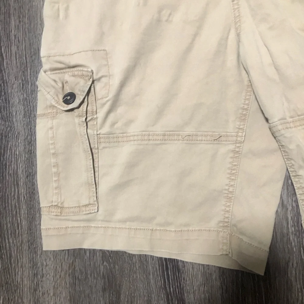 Aeropostale versatile cargo