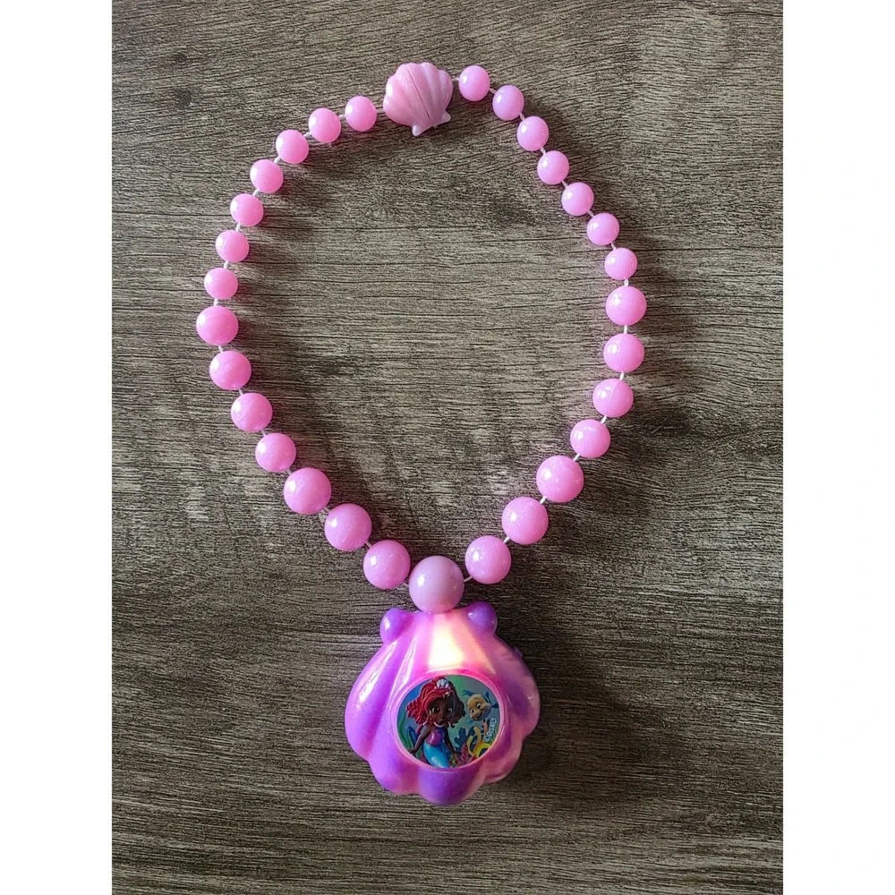 Disney Ariel The Little Mermaid Pink Beaded Light Up Shell Necklace Kids Jewelry