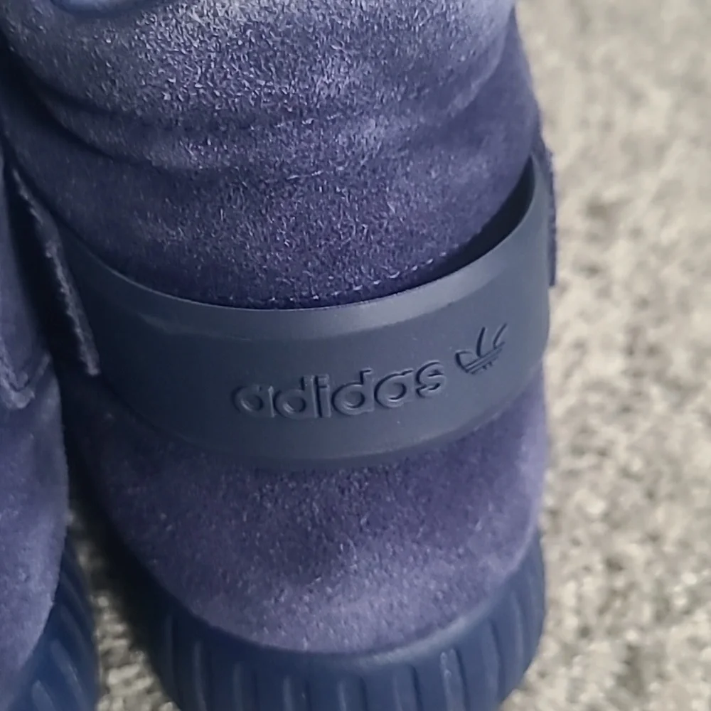 adidas these sleek