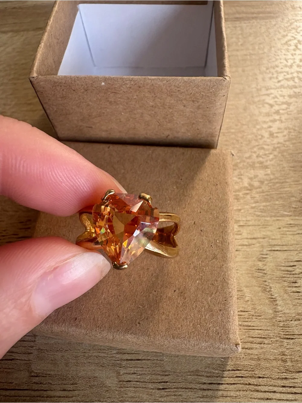 N/A elegant gold
