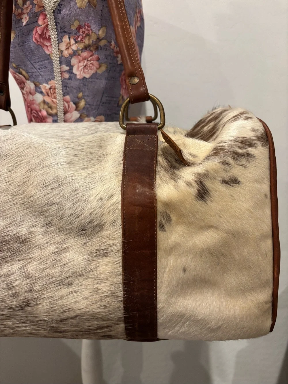 Genuinos Olmos stylish cowhide