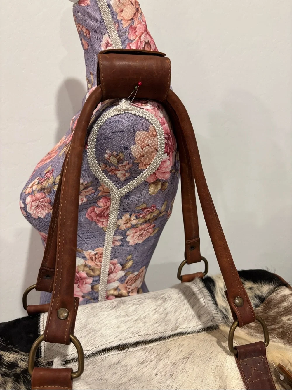 Genuinos Olmos stylish cowhide