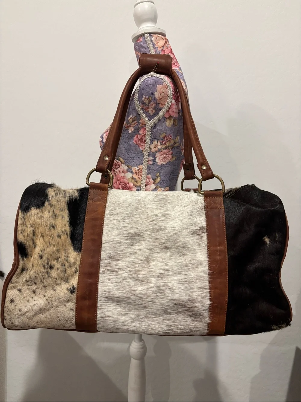 Genuinos Olmos stylish cowhide