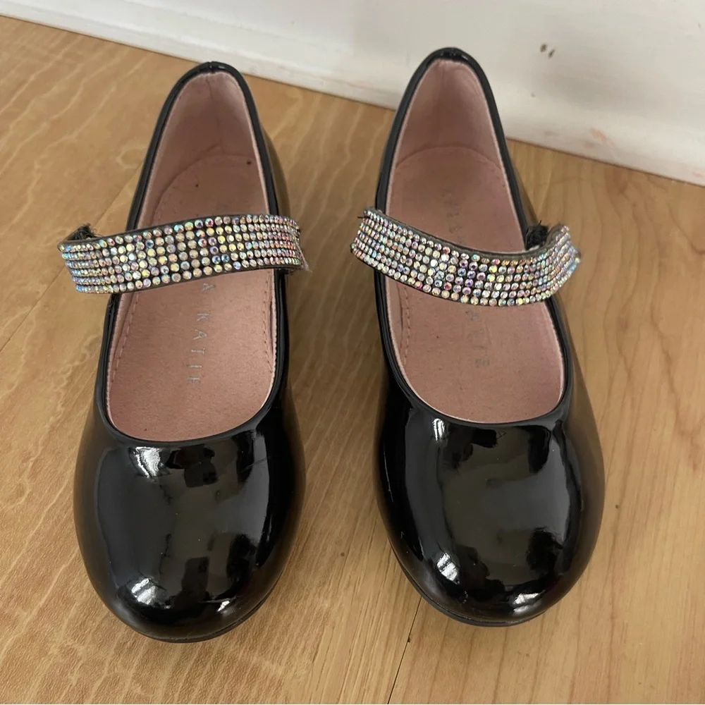 Kelly & Katie elegant black