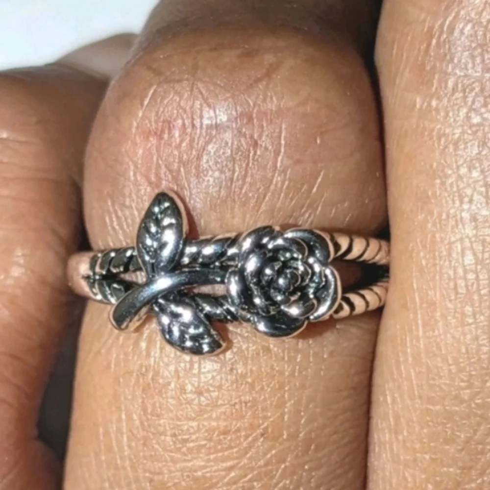 Lovely Rose Silver Intricate Detailed Rose Floral Ring