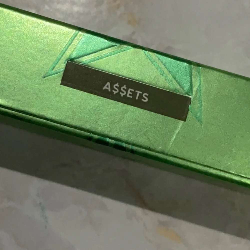 Jeffree Star bold green