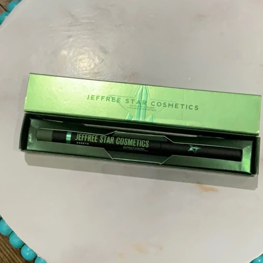 Jeffree Star bold green