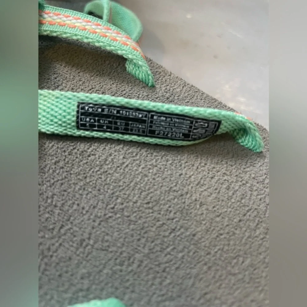 Teva kids olowahu