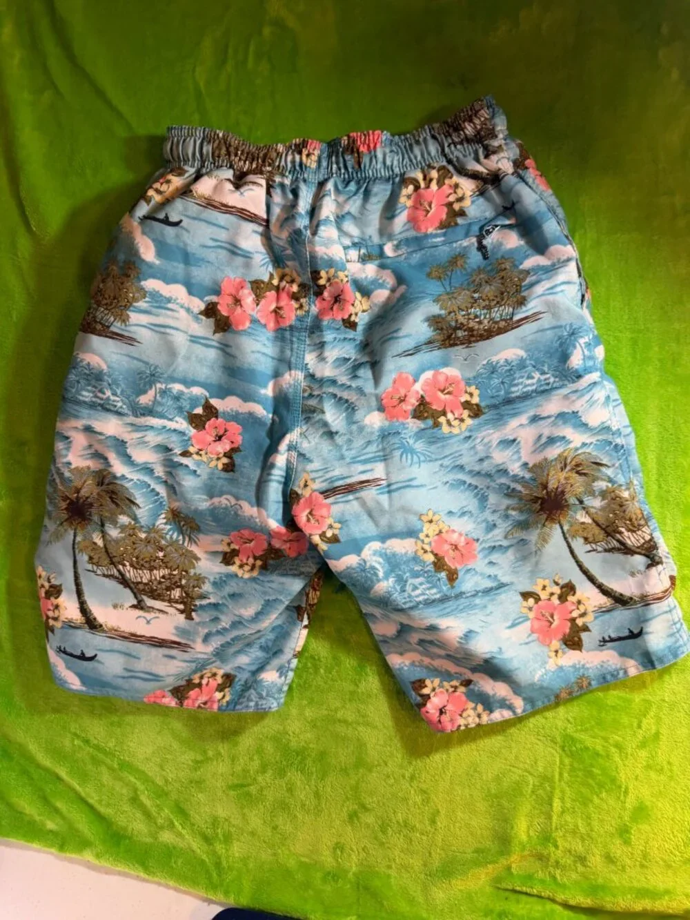 Quiksilver elastic back island