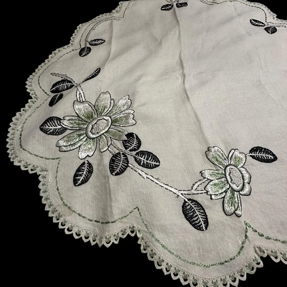 Vintage 50s/60s Round Creamy white Linen tablecloth with green floral embroidery