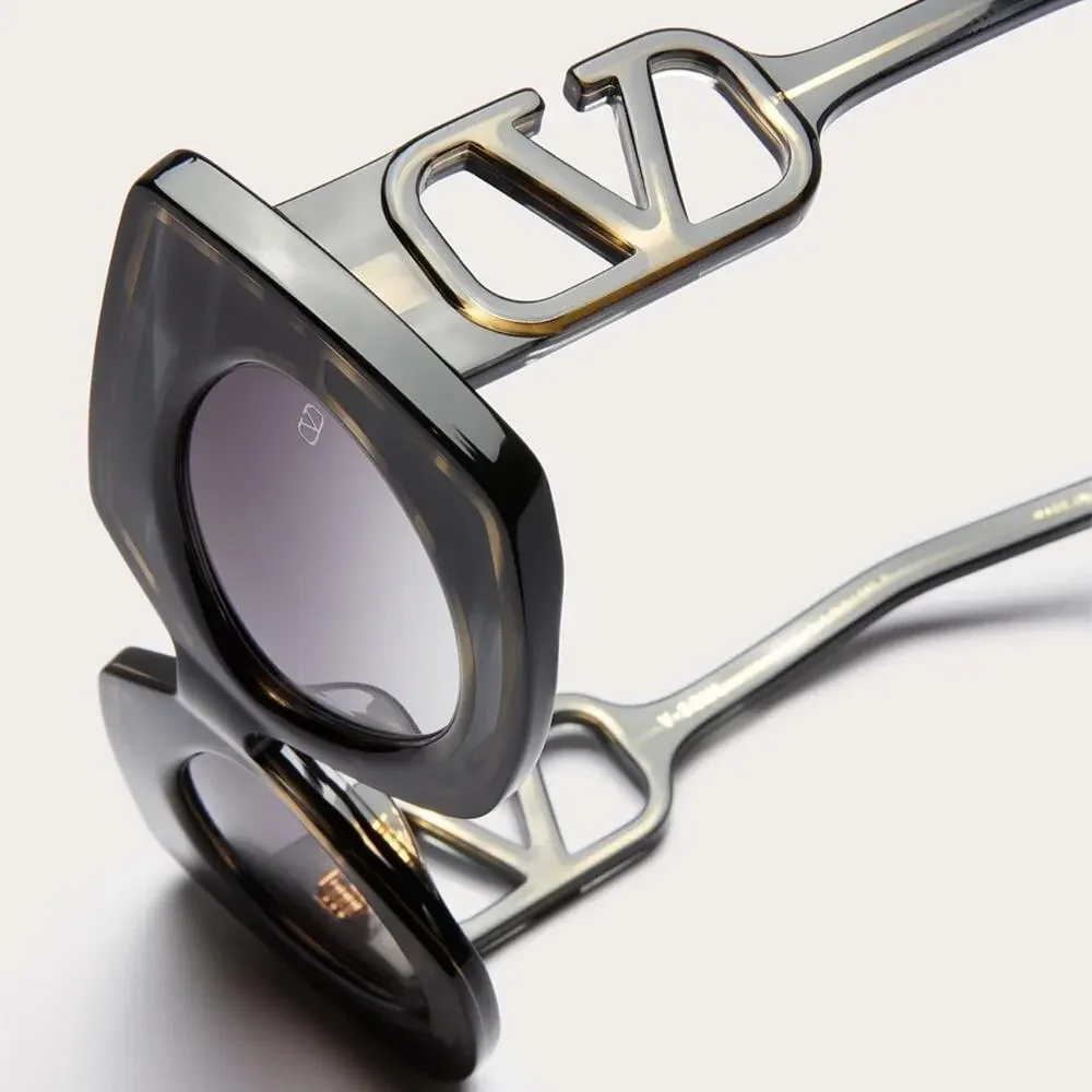 New! Valentino V SOUL VLS 127A Designer Black Swirl Sunglasses, Authentic
