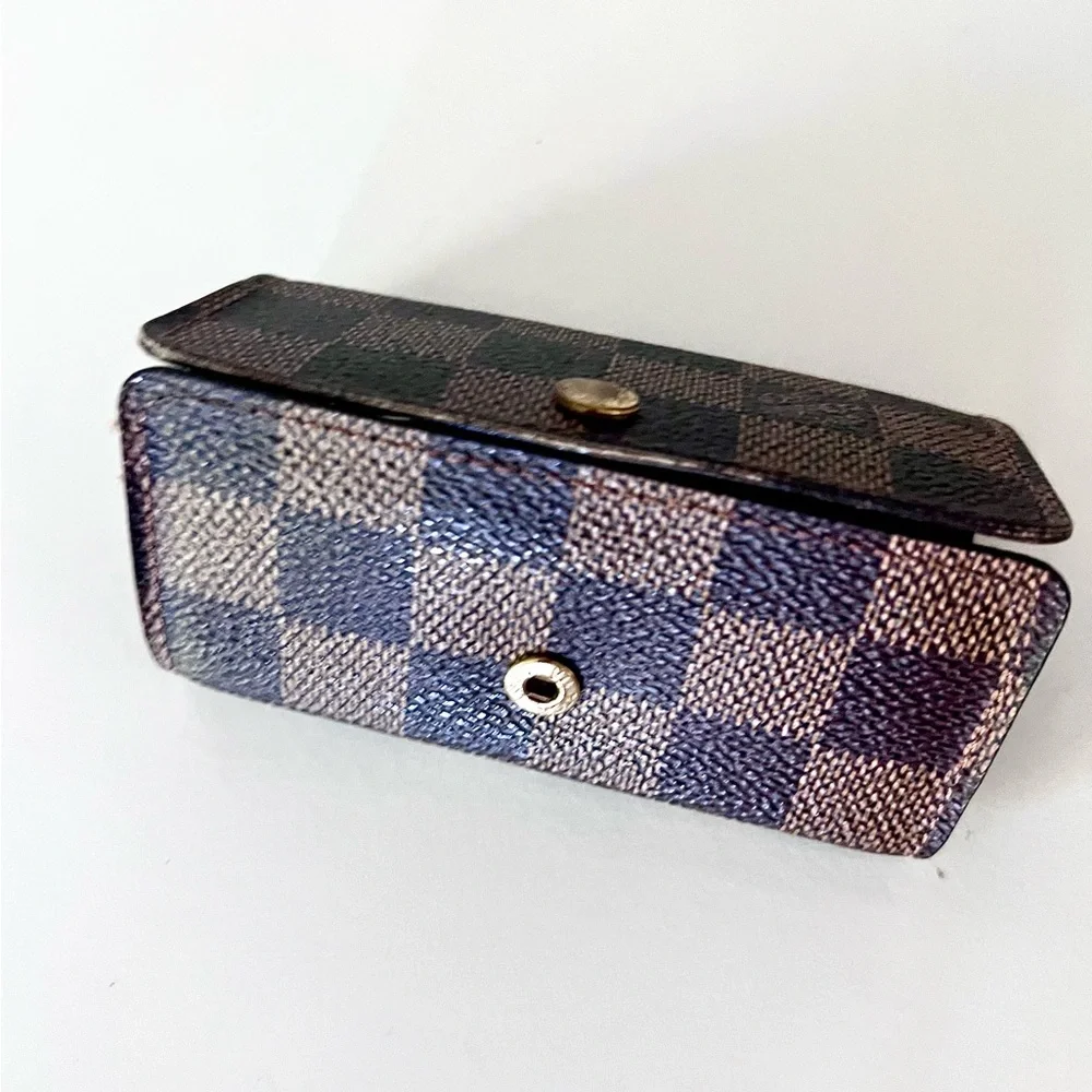 Louis Vuitton this gold