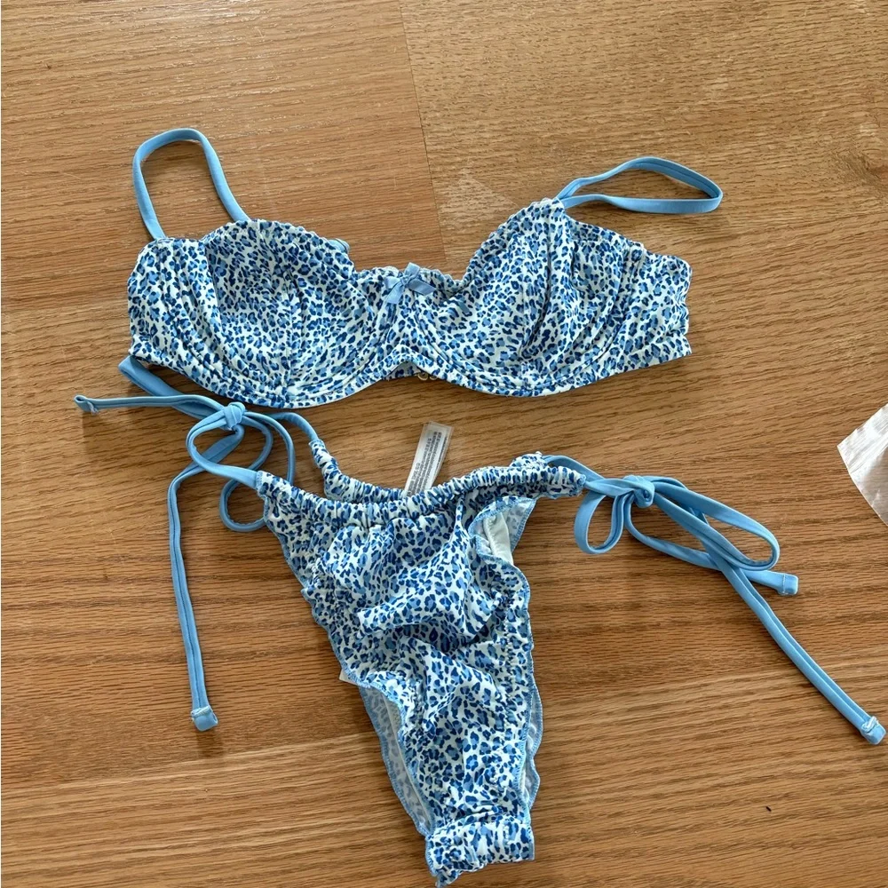 Frankie’s bikinis set