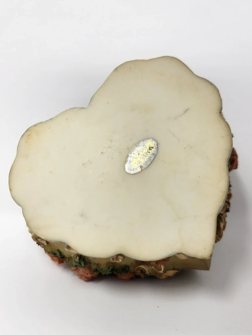 Antique-Style Heart-Shaped Decorative Floral Trinket Box