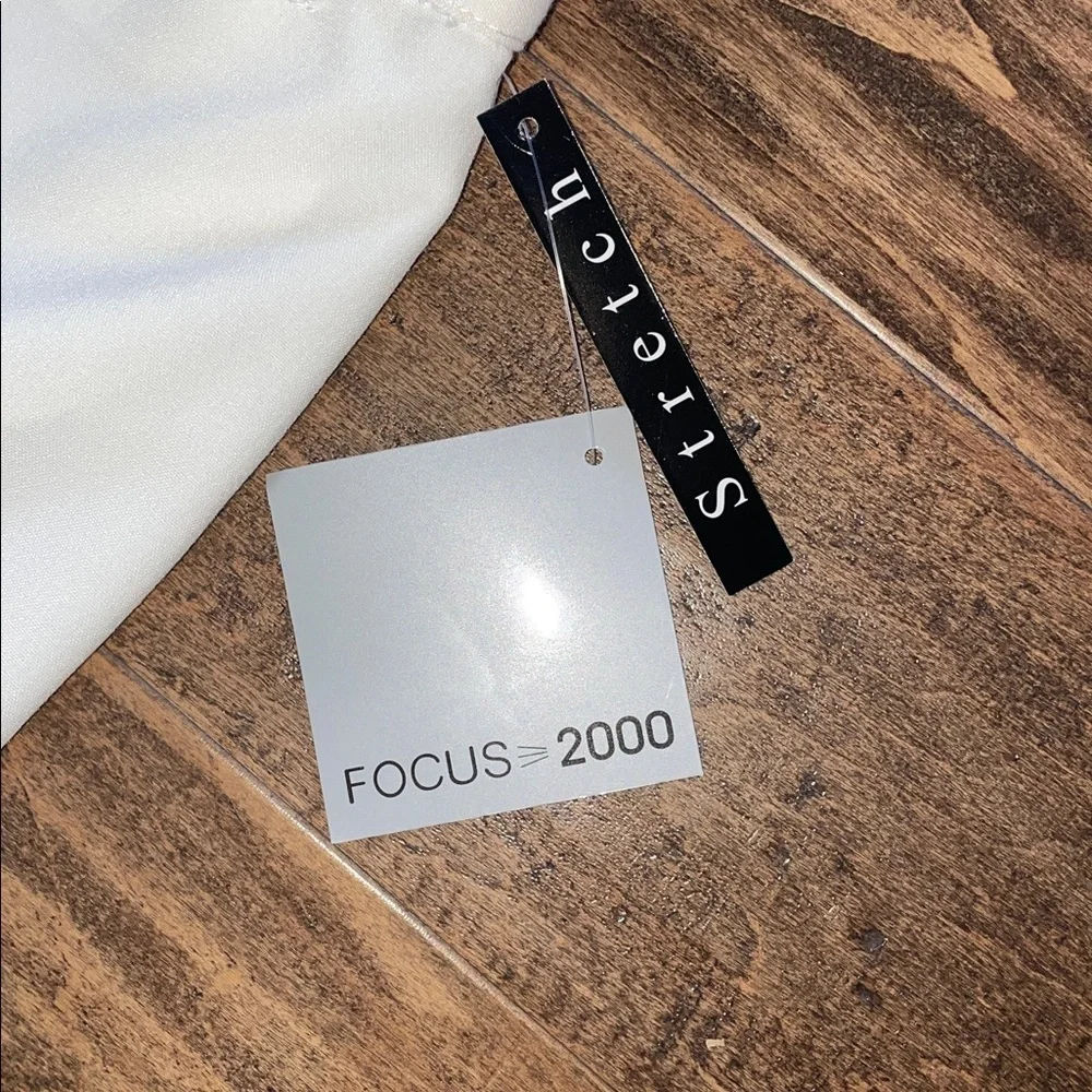 Focus 2000 chic white