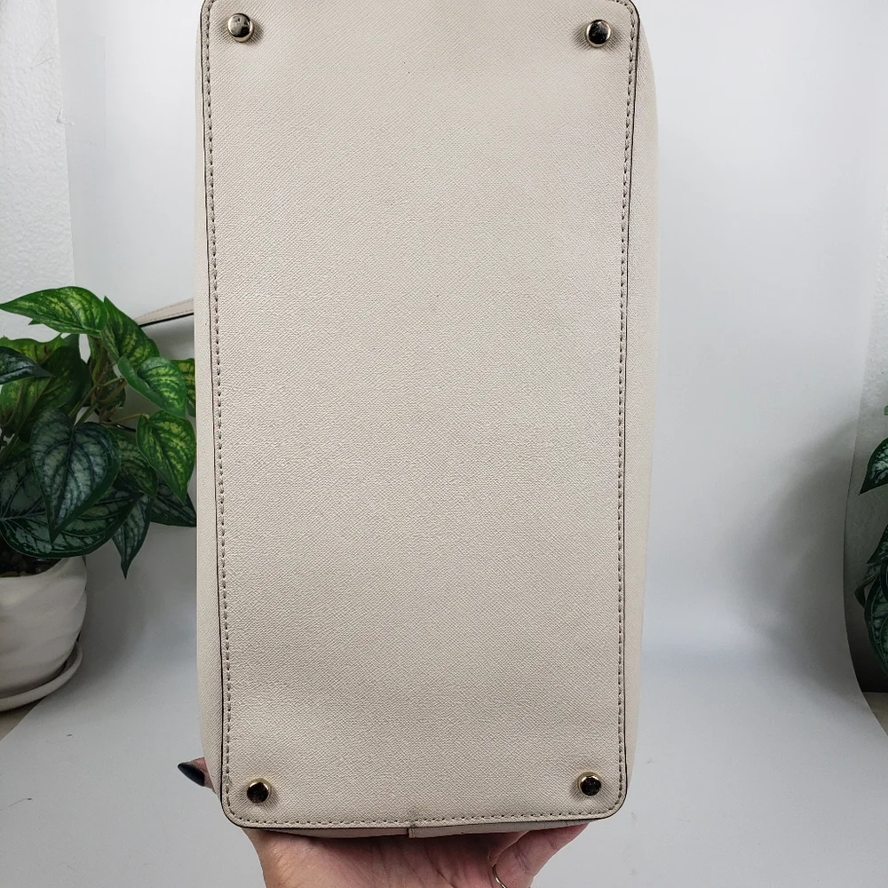 kate spade elegant versatile