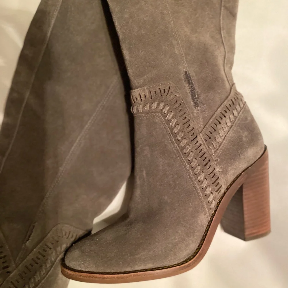 Vince Camuto beautiful women’s