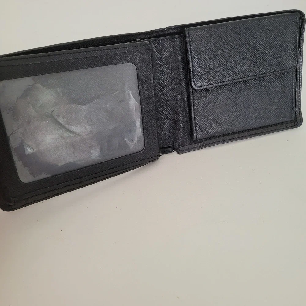 Louis Vuitton Taiga Leather Bifold Wallet Black Ardoise SP0046 Made in France