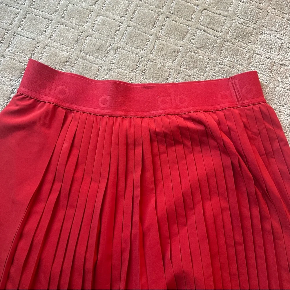 ALO Yoga casual subtle