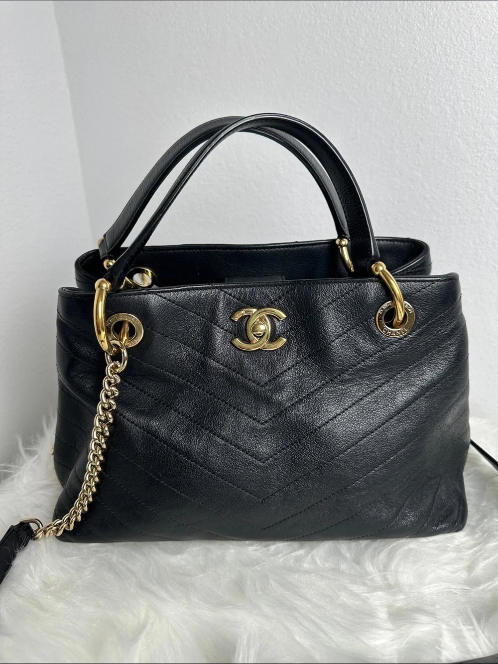 CHANEL beautiful chevron