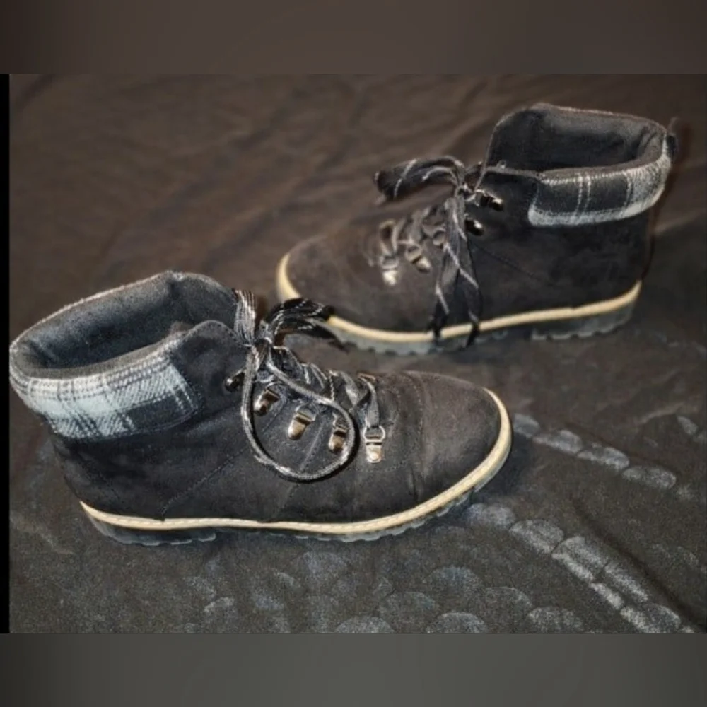 Sonoma Tigerfish Women's Fashion Hiking Boots Black Plaid Size 7.5