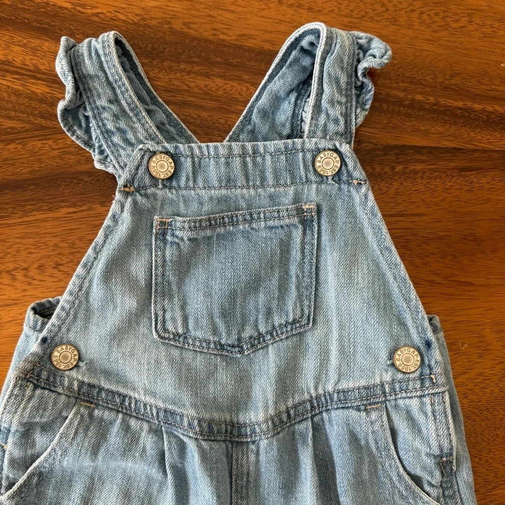 GAP charming light