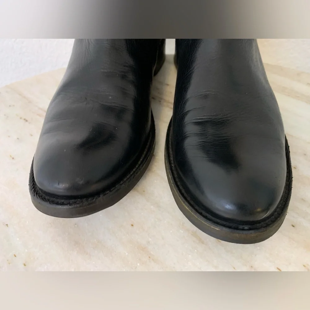 Frye like new