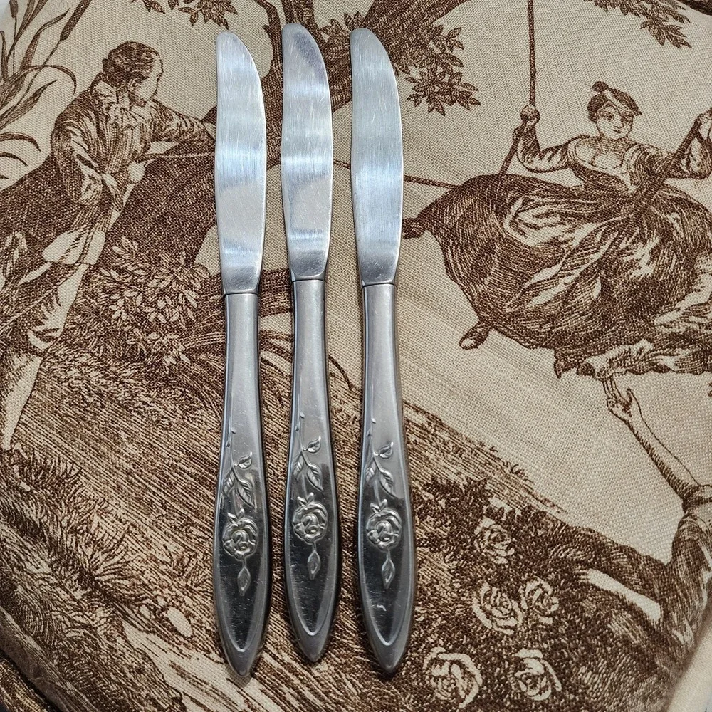 3 x Oneida Community MY ROSE Stainless Steel Hollow‎ Handle Dinner Knives 8 1/2