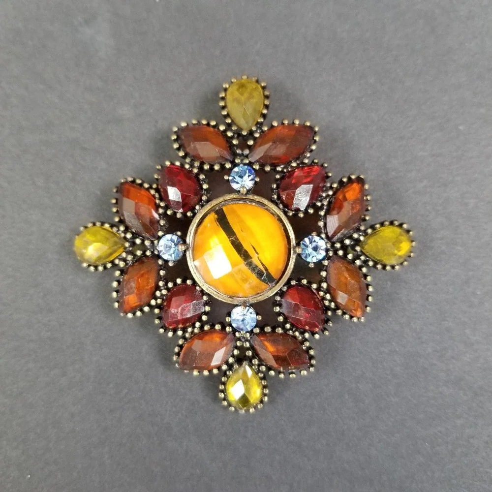 Unbranded ornate starburst