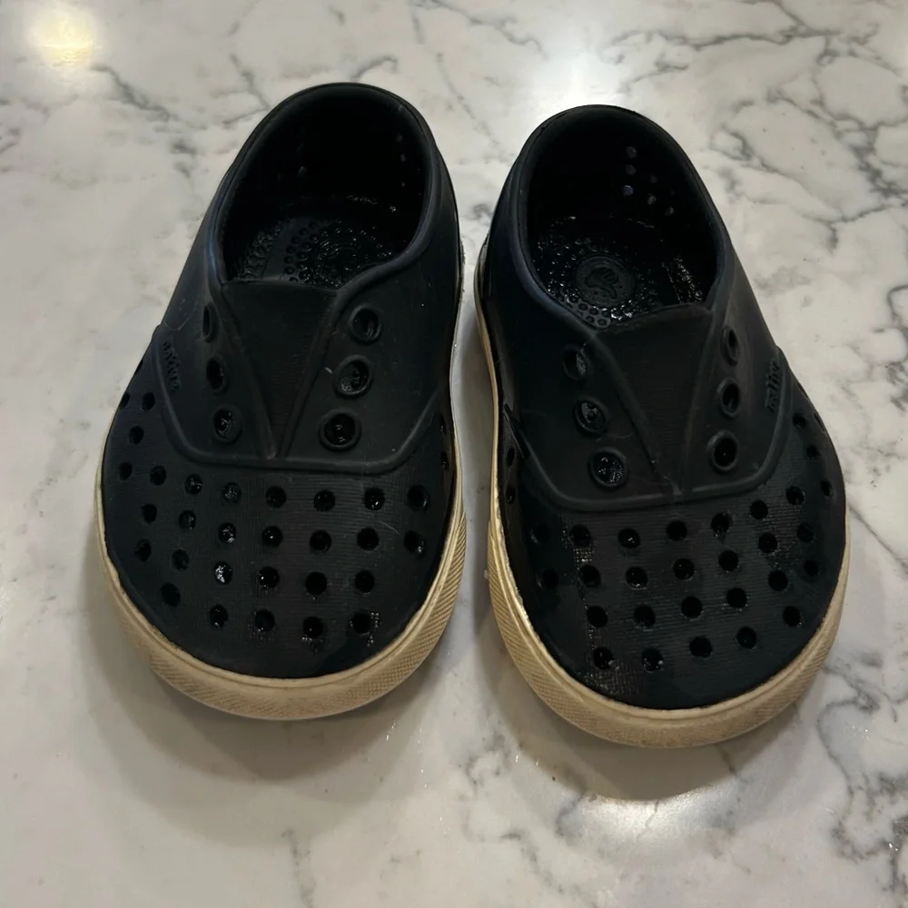 Native Navy Blue Jefferson Slip On Shoes Size‎ 4C Infant/Baby