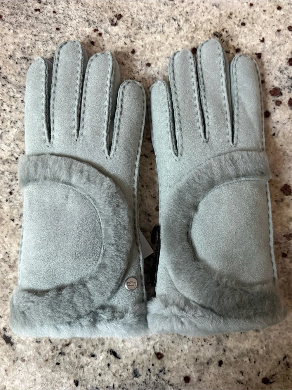 UGG these hand
